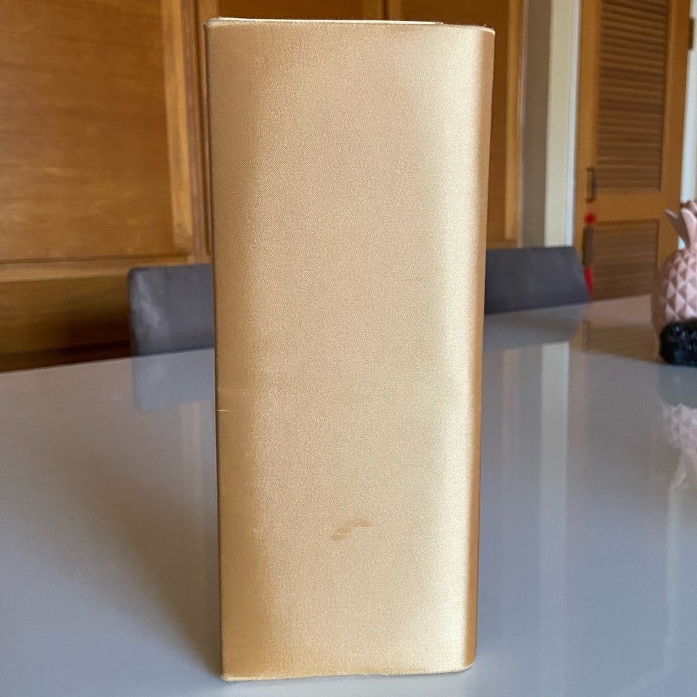 Valerie Stevens Gold Clutch with shoulder strap - Picture 5 of 8